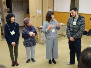 ポル語ボランティア カネダさんにサポートしてもらって自己紹介